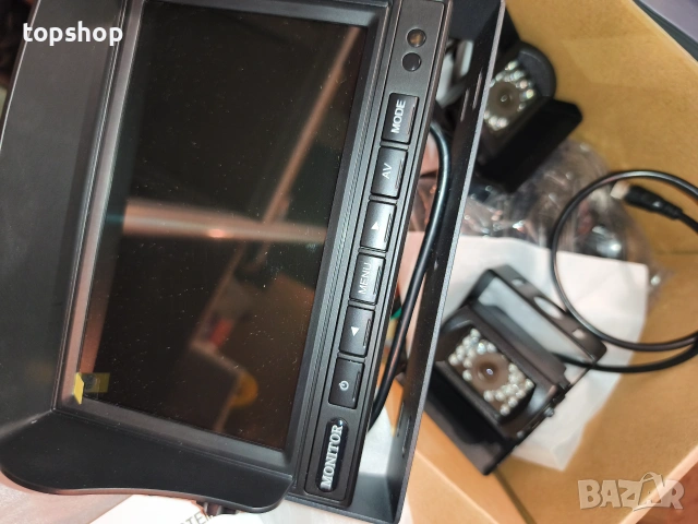 Чисто нов оригинален комплект камери за задно виждане YEDDY Dual Reversing Camera Set 7 инчов екран, снимка 9 - Аксесоари и консумативи - 55195848
