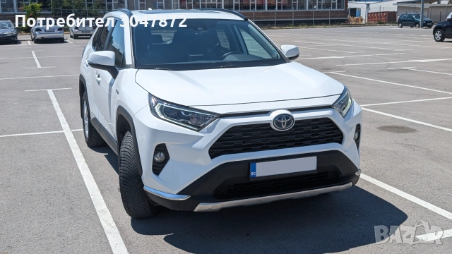Toyota RAV4 Hybrid 2.5 AWD (4x4) XLE eCVT Видеорегистратор 12' Мултимедия, снимка 2 - Автомобили и джипове - 55079563