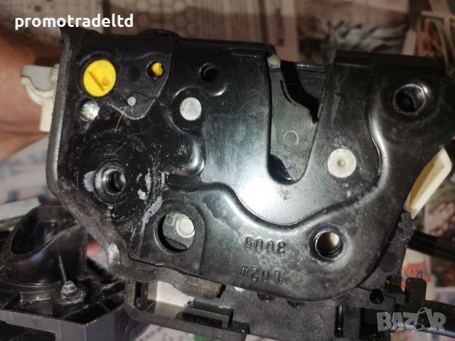 Задна лява дясна брава врата Пасат Б6 Passat B6 вътрешна дръжка, снимка 5 - Части - 55069843