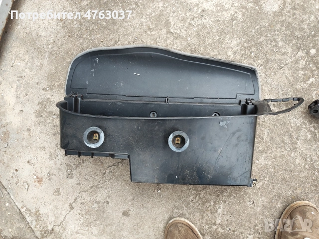 жабка трети ред от Форд Галакси, снимка 2 - Части - 54182818