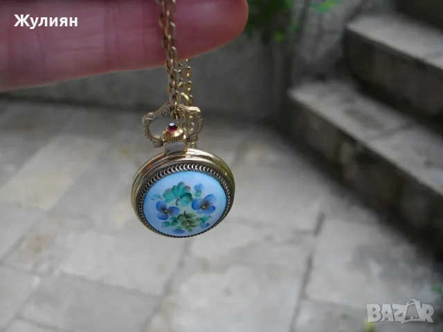 ПОЗЛАТЕН ДАМСКИ ДЖОБЕН ЧАСОВНИК ЧАЙКА МЕДАЛЬОН ПОРЦЕЛАН РУБИН , снимка 2 - Антикварни и старинни предмети - 54719446