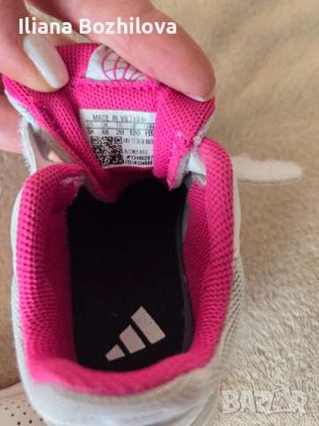 Обувки adidas, снимка 2 - Детски маратонки - 54457945
