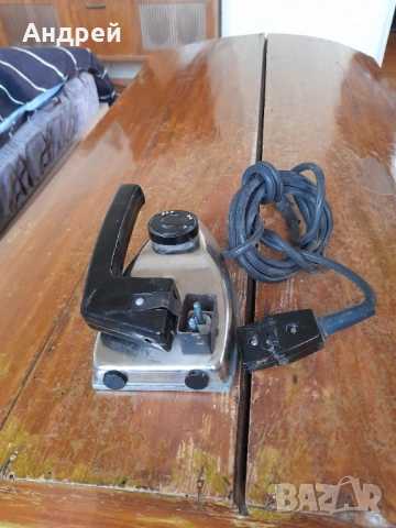 Стара електрическа ютия #2, снимка 6 - Антикварни и старинни предмети - 54345861