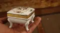 Рисувана керамична кутия за бижута или други дребни предмети., снимка 2