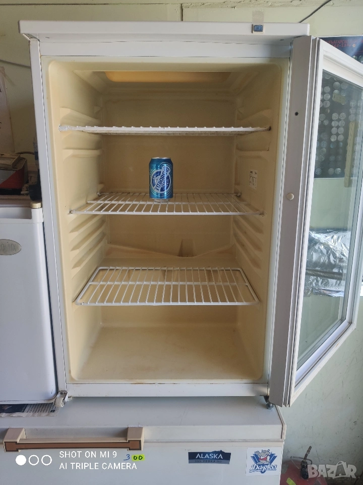 малка витрина. 85 ..55см.работеща. запазена. 140 евро , снимка 1