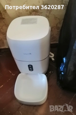 Хранилка дозатор за храна за котки и кучета 