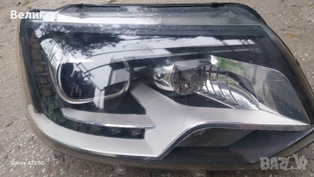 Оригинален десен фар за T5 Face LED Bixenon , снимка 2 - Части - 54286187