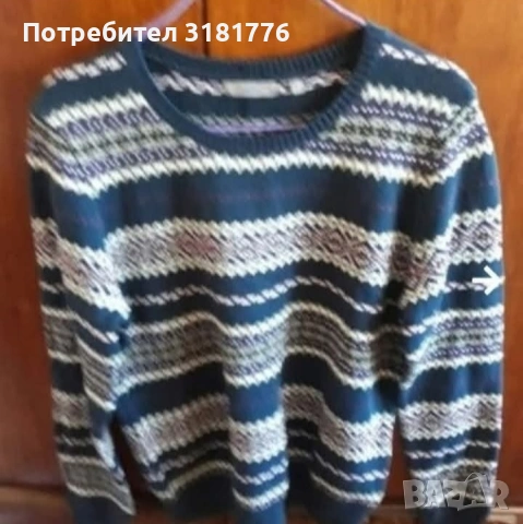 Дамска вълнена блуза.