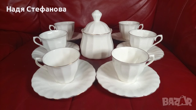 Български костен порцелан, 6 чашки, 6 чинийки и захарничка с капаче