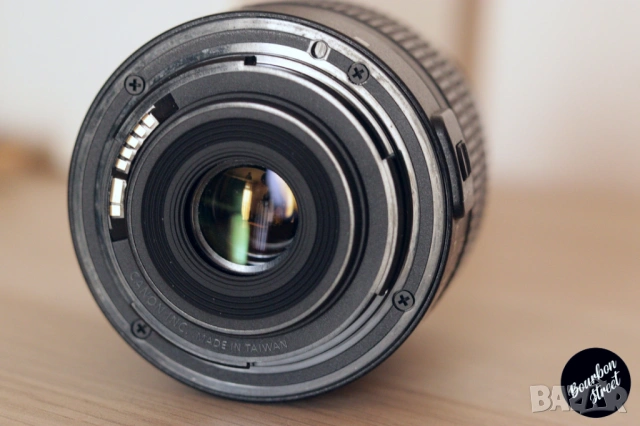 Canon EF-S 18-55mm F/3.5-5.6 DC III + UV филтър, снимка 3 - Обективи и филтри - 54714353