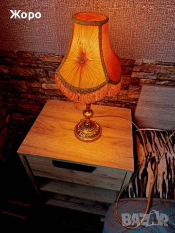 Нощна лампа, снимка 4 - Настолни лампи - 54160006