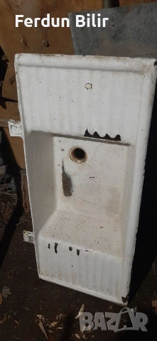 метална мивка за почисване на риба