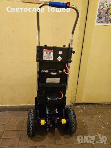 Продавам Продавам Електрическа количка за транспортиране на стоки по стълби, 400Kg, снимка 5 - Други инструменти - 54798239