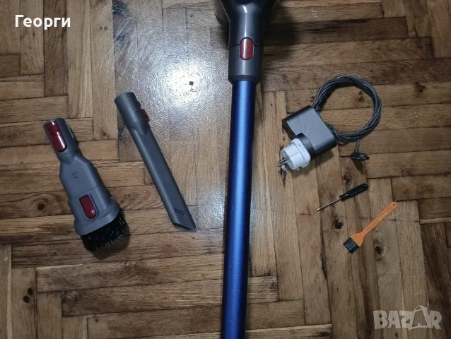 Отлична безжична Dyson V8 прахосмукачка с нова батерия и аксесоари, снимка 3 - Прахосмукачки - 55414261