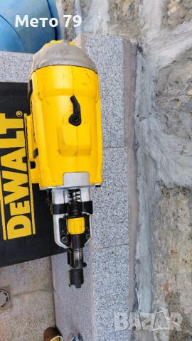 Такер/ пистолет за пирони до 9см Девалт Dewalt DCN692P2, снимка 4 - Други инструменти - 54902585