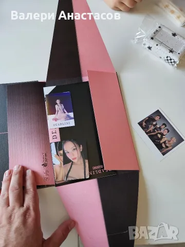 BLACKPINK – DEADLINE албум / комплект с CD, фотобук, карти, стикери и плакат, снимка 6 - CD дискове - 55332671
