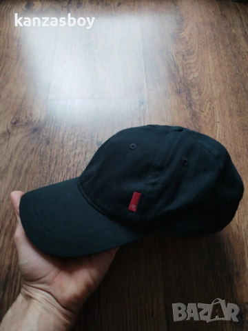 levis - страхотна мъжка шапка 58см., снимка 2 - Шапки - 54358657