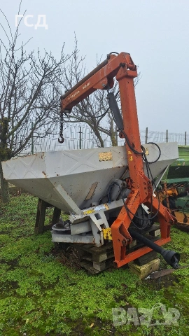 Българска навесна торачка Мадара модел 3500Р с кранно устройство.