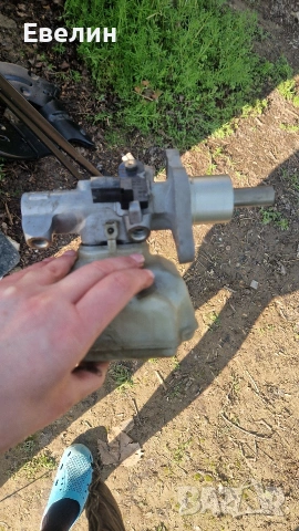 казанче за спирачна течност VW Touran 2006г, снимка 2 - Части - 54090833