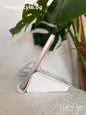 Настолна USB зарядна станция със стойка за телефон – 4 порта (2× USB-C PD + 2× USB-A), снимка 3 - Друга електроника - 55277150