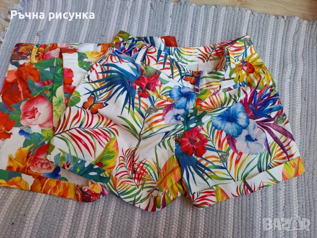 Два чифта прекрасни и цветни къси панталонки ,размер М ,без забележки !, снимка 4 - Декорация за дома - 27879425