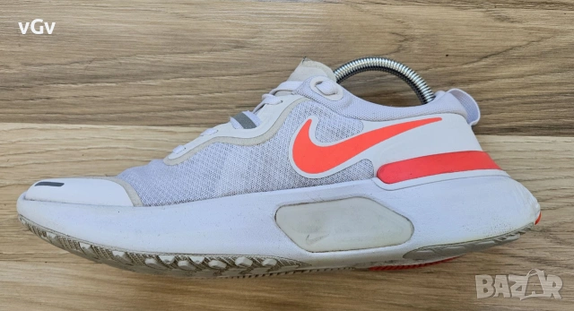 Дамски маратонки Nike React Miler - 40 , снимка 6 - Маратонки - 55014290