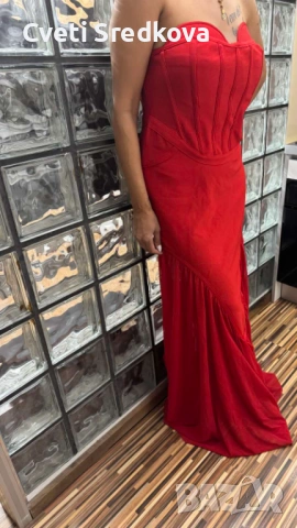 Червена официална рокля