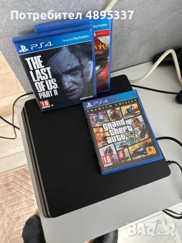 PlayStation 4 с GTA V God of War и The Last of Us Part II