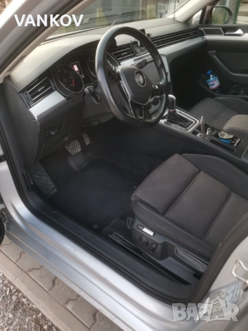 VW Passat Variant 2.0 TDI, снимка 10 - Автомобили и джипове - 54361792