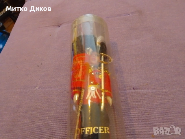 колекционерска кукла сувенир на британски гвардеец (Queen's Guard) 16 см нов Flag Officer, снимка 3 - Декорация за дома - 54957185