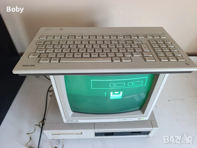 Рядък Колекционерски Компютър Philips P2016-2 (1984) – Работещ, Dual CPU!, снимка 2 - За дома - 54496650