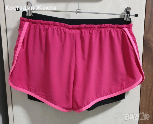 Дамски оригинални къси панталонки със клинче Nike DRI FIT , снимка 2 - Къси панталони и бермуди - 55215798