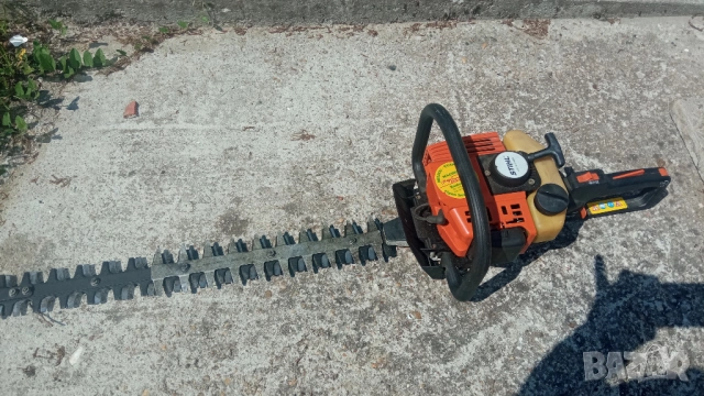 Бензинова ножица за жив плет STIHL- HS80, снимка 2 - Градинска техника - 54676005