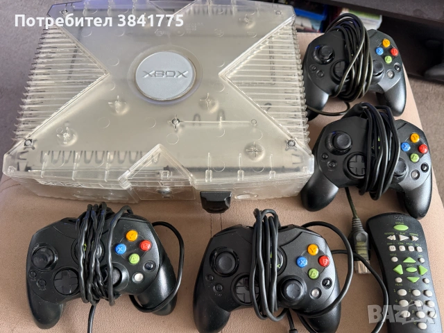 Xbox Original Crystal Edition 80GB употребявана конзола с 4 контролера