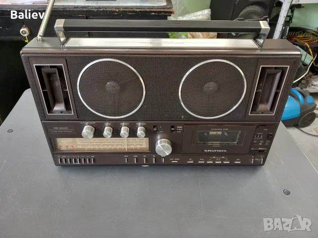 GRUNDIG RR 3000 радиокасетофон, снимка 11 - Радиокасетофони, транзистори - 55430819