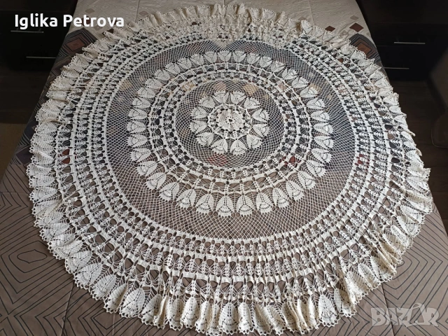 Ръчно изплетена покривка за кръгла маса , снимка 4 - Декорация за дома - 54501008