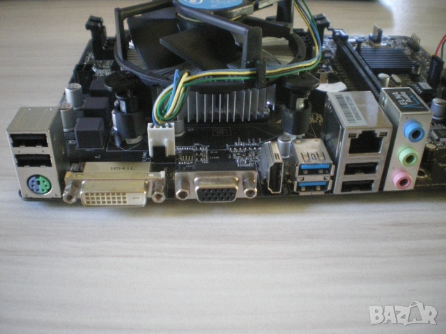 Дънна платка ASRock H81M-HDS R2.0 + i3-4170, снимка 3 - Дънни платки - 55244398