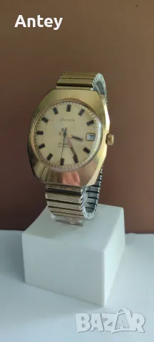 Часовник SEKONDA автомат, 30 рубина, снимка 2 - Антикварни и старинни предмети - 55464315