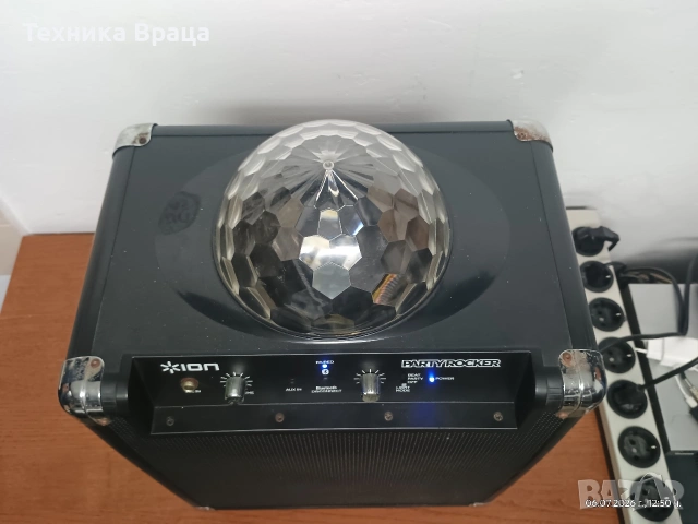 Преносима Bluetooth тонколона ION Party Rocker с вградена светлинна топка за парти ефекти., снимка 8 - Bluetooth тонколони - 55185496
