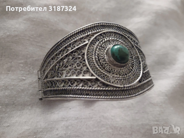Сребърна гривна със зелен камък, снимка 3 - Гривни - 54842452