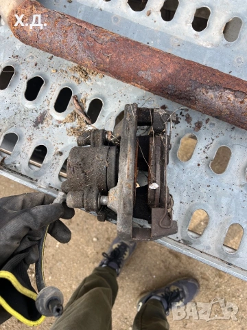 Преден ляв спирачен апарат Фиат Пунто 1.9jtd 2002г , снимка 2 - Части - 54059947