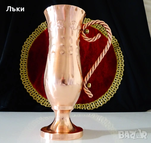 Меден бокал,медна чаша на столче,чиста червена мед. 