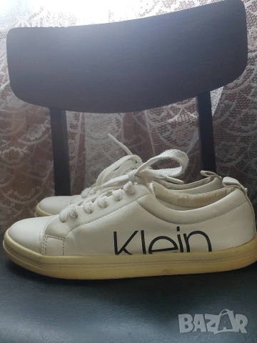 Продавам дамски маратонки Calvin Klein, снимка 3 - Маратонки - 54539850