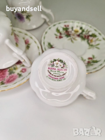 сервиз от фин порцелан Flowers of the Month Royal Albert, снимка 10 - Сервизи - 54354456