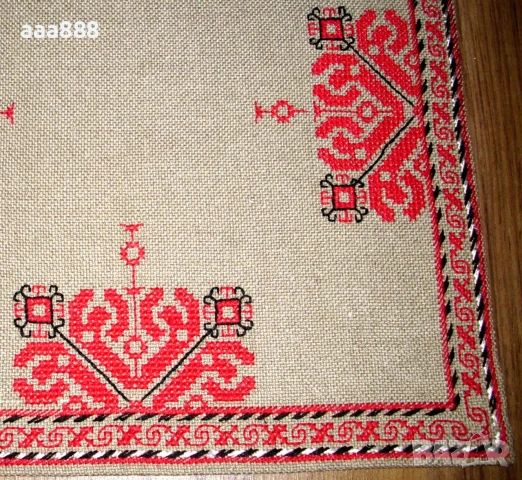 Каре българска шевица ръчна бродерия везба , снимка 3 - Декорация за дома - 55079310