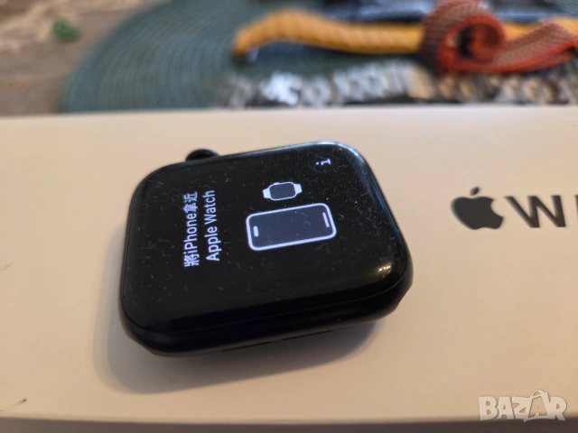 Apple Watch SE 2022,44mm, снимка 4 - Смарт часовници - 54014839