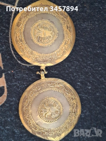 Възрожденски сребърни пафти със живачна позлата