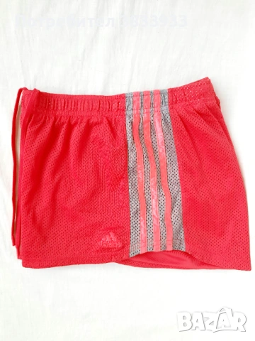 Adidas дамски къси панкалони, снимка 3 - Къси панталони и бермуди - 54527204
