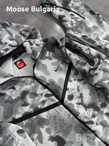 Екип Nike Tech Fleece Сив Камуфлаж, снимка 2 - Спортни дрехи, екипи - 55678908