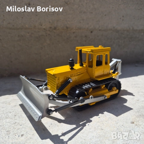 Булдозер ЧТЗ в мащаб 1:43